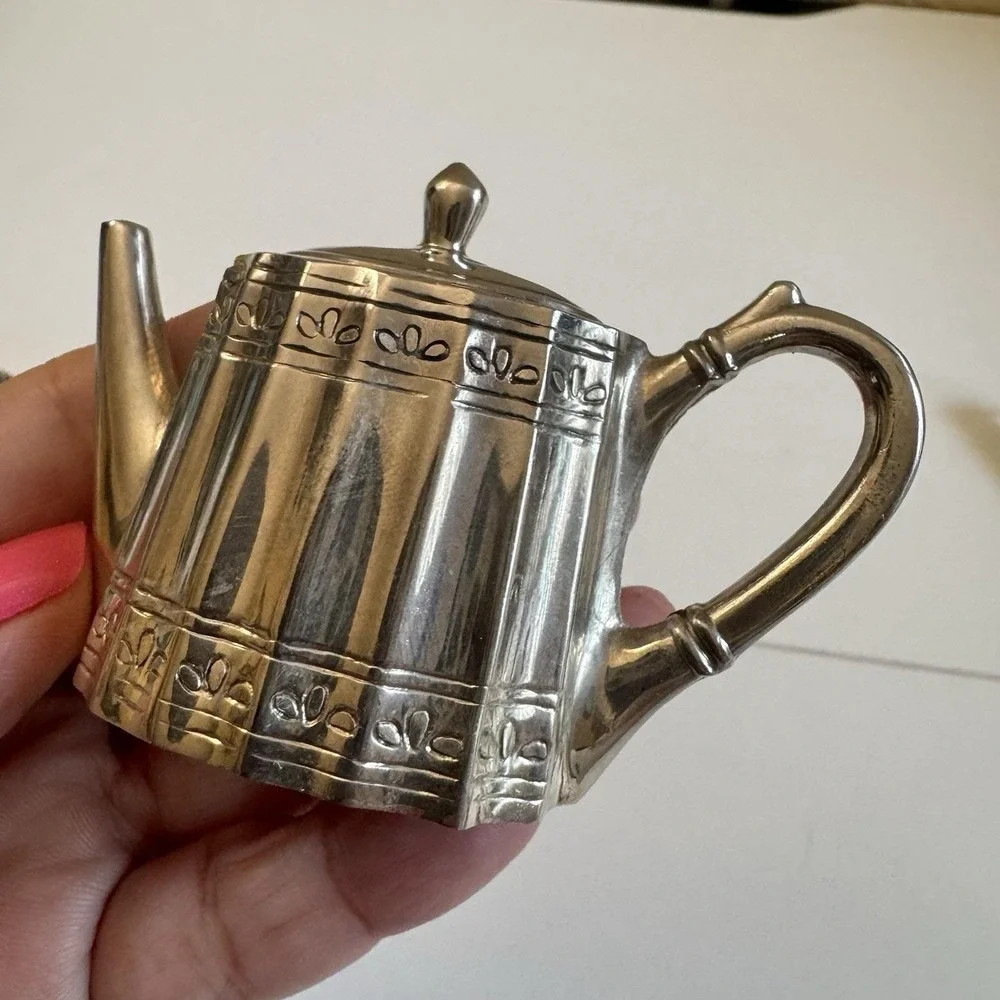 Vtg Godinger Silver Art Co. Teapot/Coffee Pot Silver Salt & Pepper Shakers Set